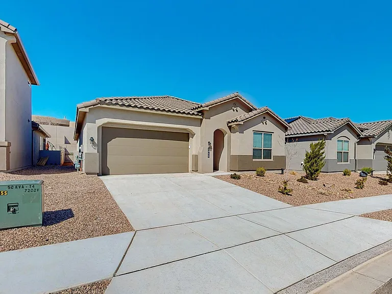 5950 Las Vacas Ct NE — Photo 2