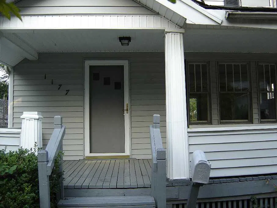 3 bed, 1.5 bath, 1200 sqft, $1,325 — Photo 3