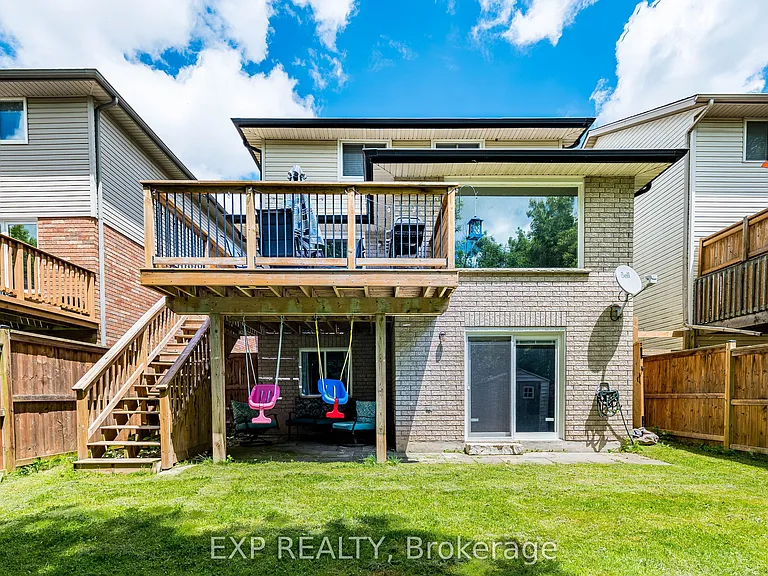 63 Wood Grove Cres — Photo 37