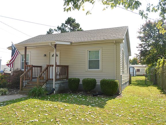 3rd image of 123 Fairview Ct