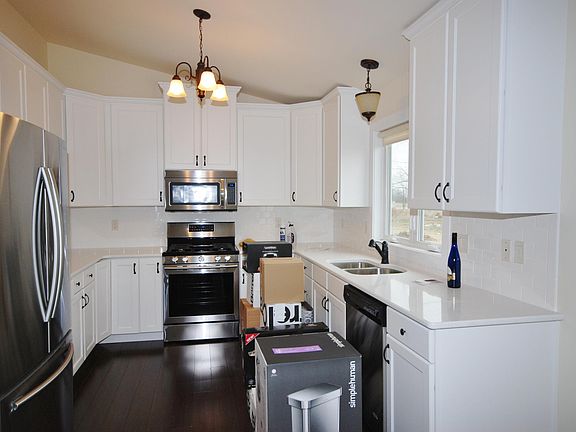 2nd image of 873 Cumberland Trl
