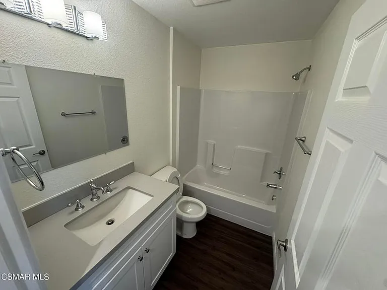 1850 Buyers St #204 — Photo 11