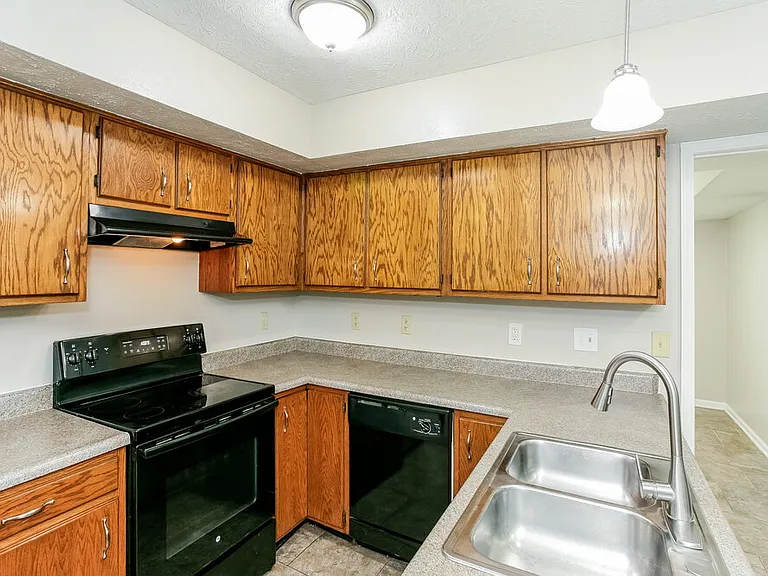 1112 Delray Dr — Photo 7