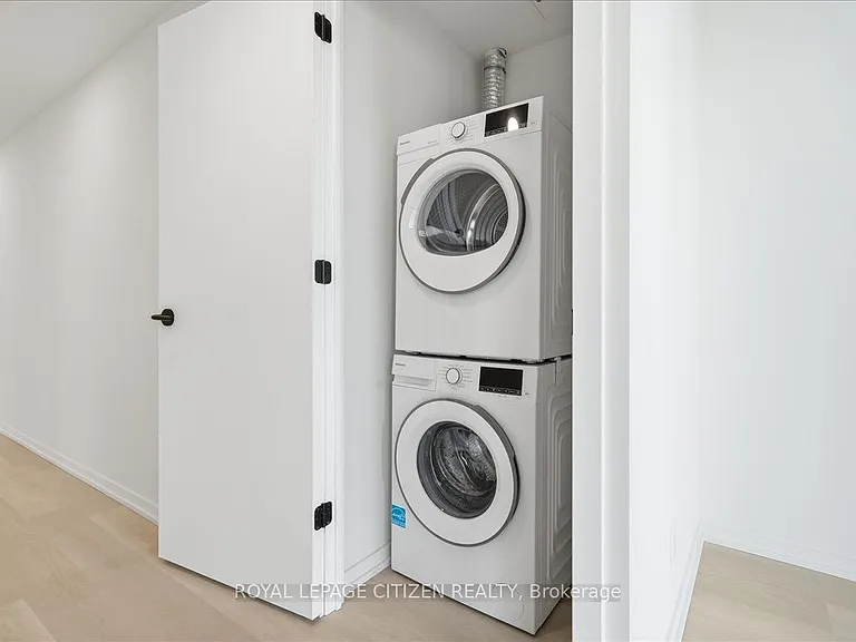 109 Erskine Ave #1602 — Photo 12