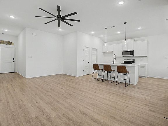 5th image of 3116 Brady Ct