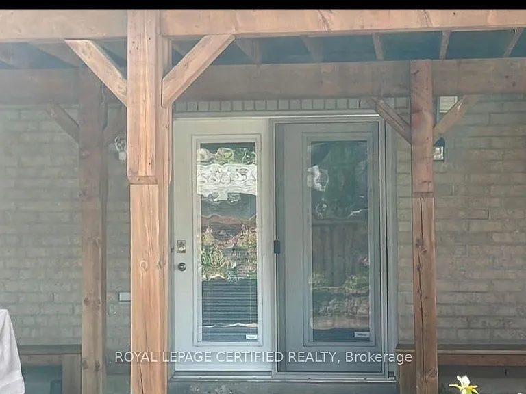 17 Fallowfield Rd — Photo 3