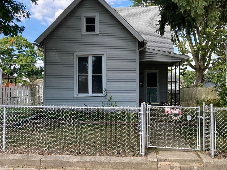 FRONT OF HOUSE
