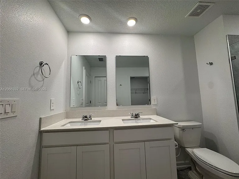 640 Daring Dr — Photo 12
