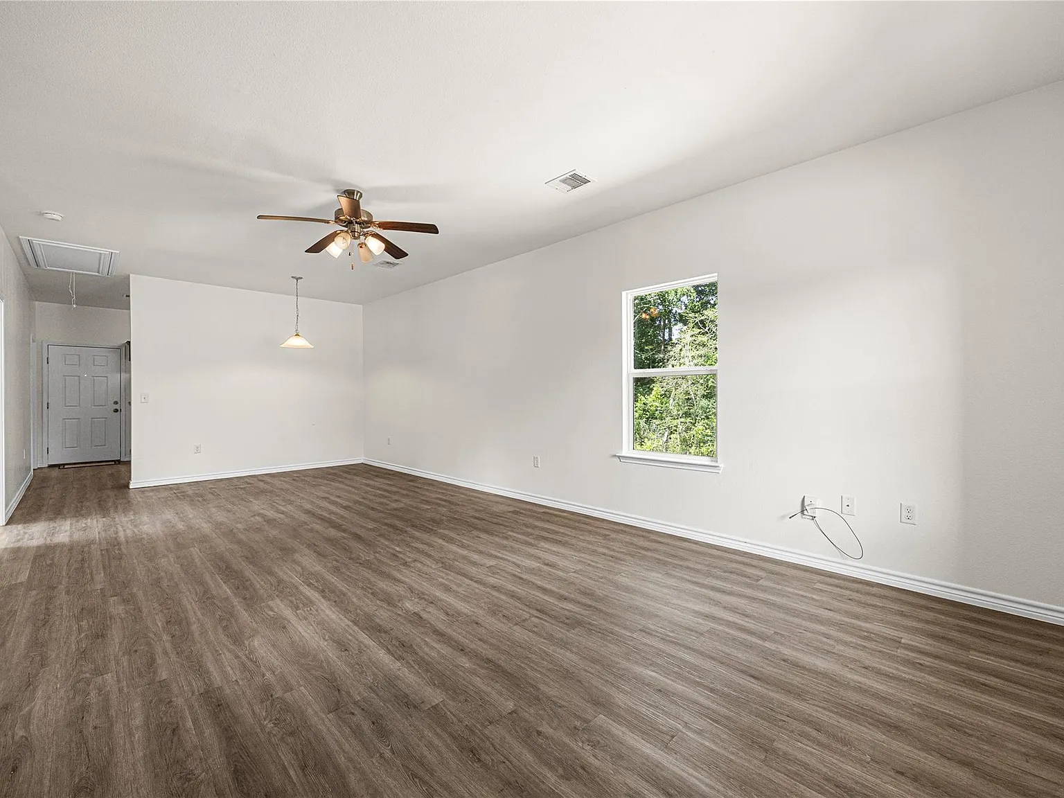 2 bed, 2.0 bath, 1400 sqft, $1,350 — Photo 1