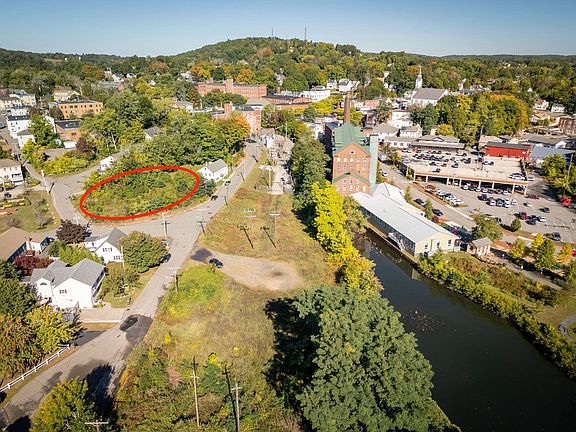 3rd image of 33 Mill St