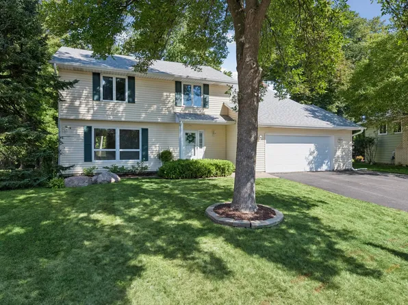 7840 W 100th St, Bloomington, MN 55438
