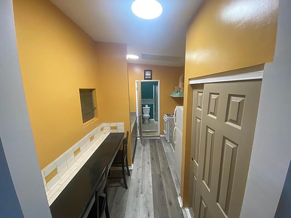 4th image of 11821 Ayres Ave Unit 3