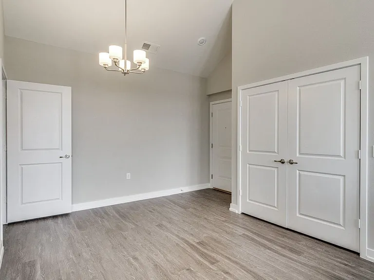 Vinyl Plank Flooring (Hickory)