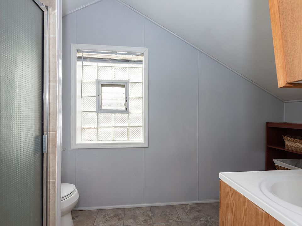 2nd image of 1717 Ashland Ave