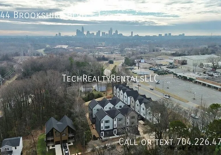 3444 Brookshire Blvd #1 — Photo 41
