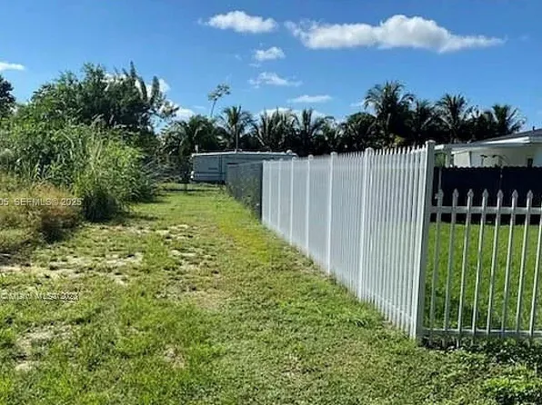 Bailes Rd, Miami, FL 33170