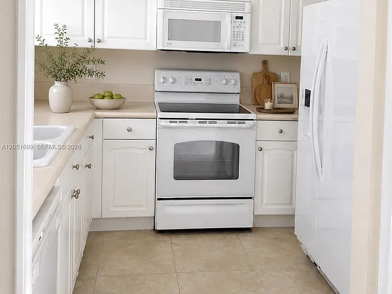 230 SE 29th Ave #1 — Photo 22