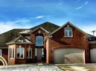 22606 Brantingham Rd, Macomb, MI 48044