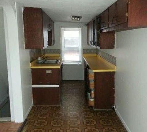 3rd image of 1240 Russell Ave