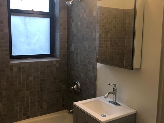 5th image of 3518 N Broadway St #24-1S