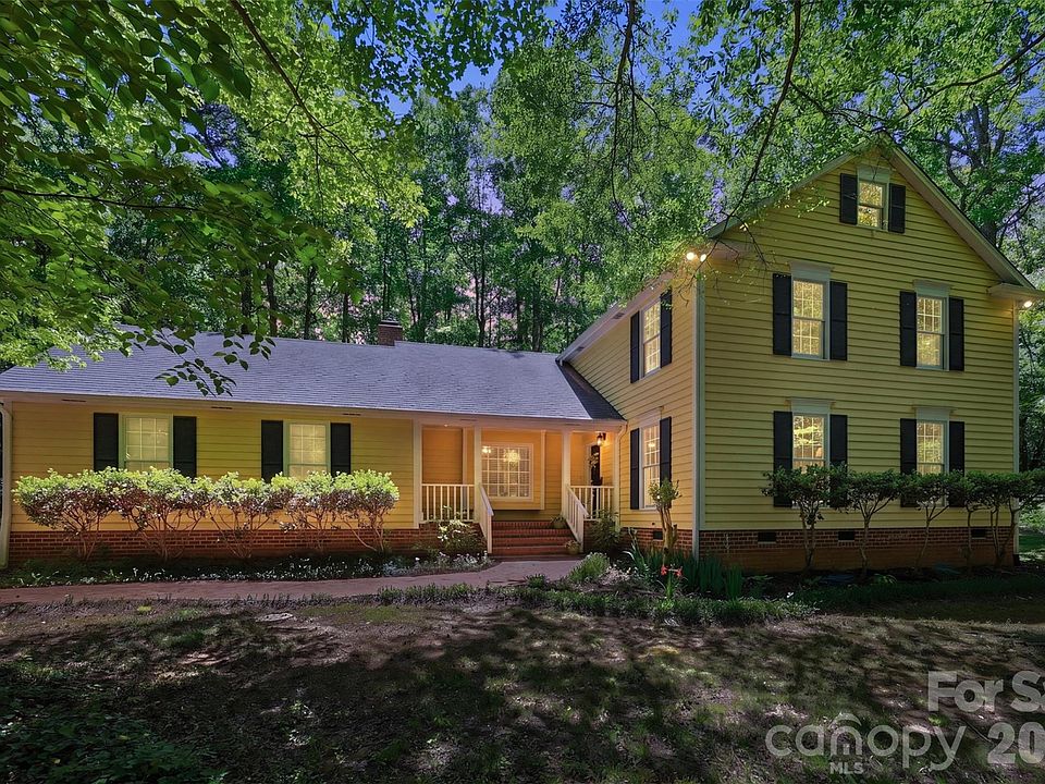 1st image of 109 Fairway Dr