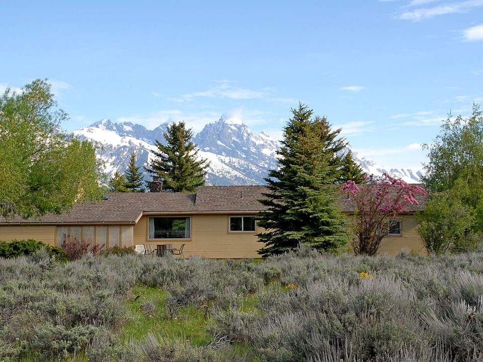 1st image of 905 Ponderosa Dr