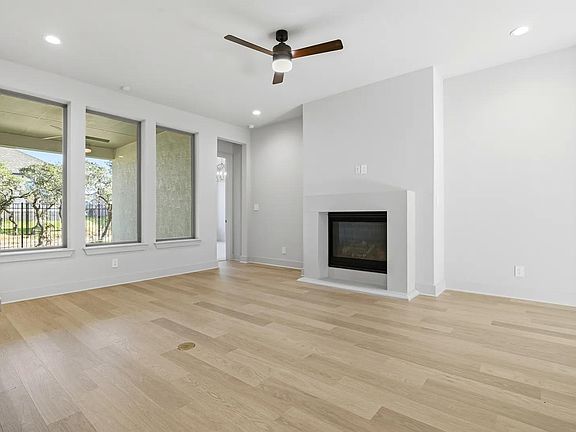 Gallatin B family room