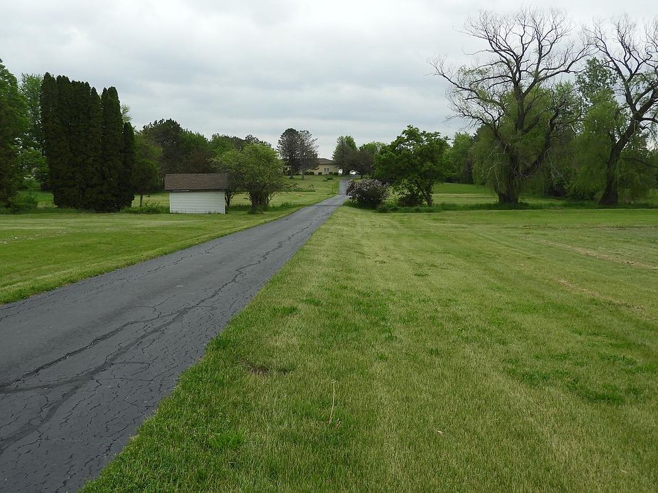 2nd image of 508 Menge Rd