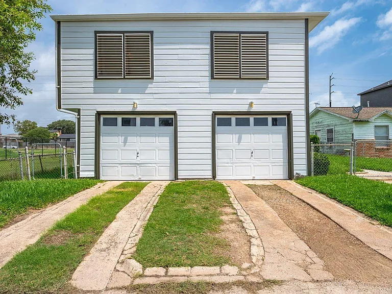 6728 Avenue Q — Photo 3