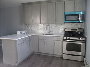 231 Washington Ave APT 2, Mineola, NY 11501