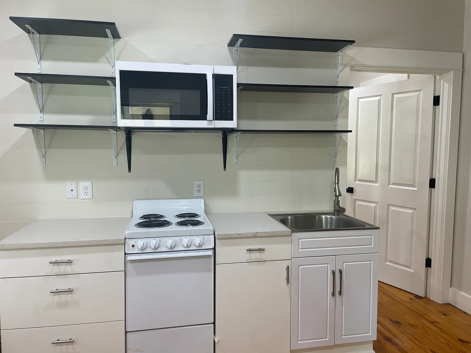 2 bed, 2.5 bath, 900 sqft, $2,300 — Photo 3
