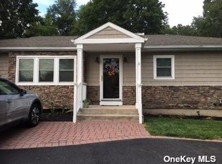 551 Canal Rd, Mount Sinai, NY 11766
