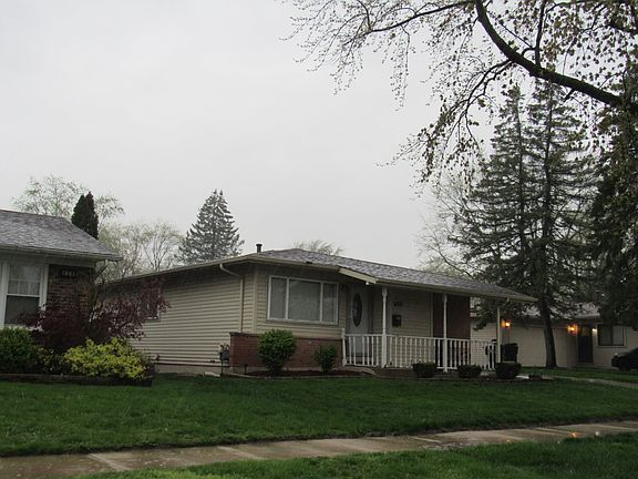 3rd image of 430 N Pleasant Dr