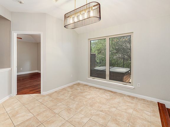 4th image of 4920 Hibiscus Valley Dr