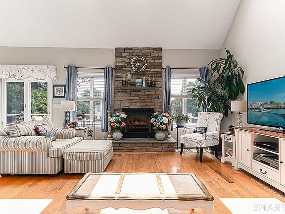 5th image of 7 Windward Way
