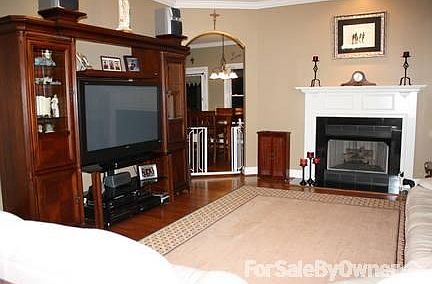 3rd image of 8619 Kim Cir