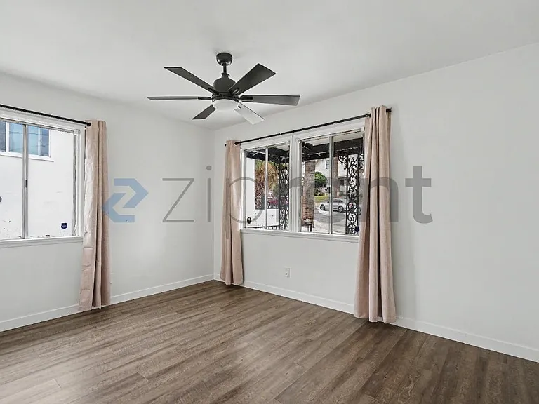 735 S Saint Louis St — Photo 14
