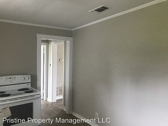 3rd image of 2101 Broadway Ave