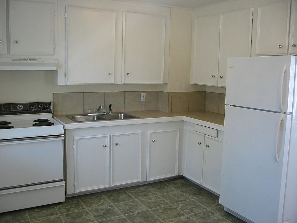 2nd image of 326 Park Ave
