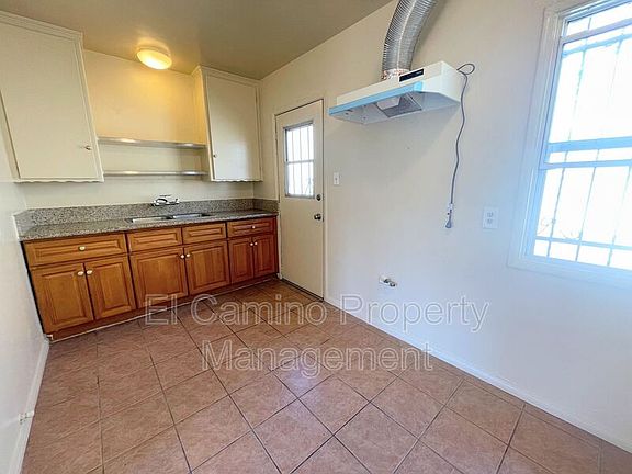 5th image of 432 N Poplar Ave Unit C