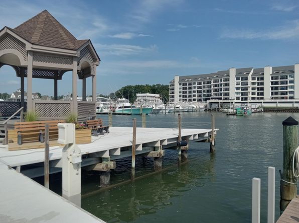 415 Harbour Poin APT 304