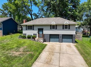 113 SE Rockwood St, Blue Springs, MO 64014