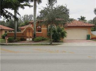 8230 NW 162nd St, Miami Lakes, FL 33016