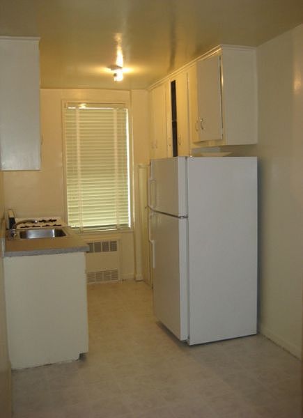 2nd image of 2375 E 3rd St APT 4P