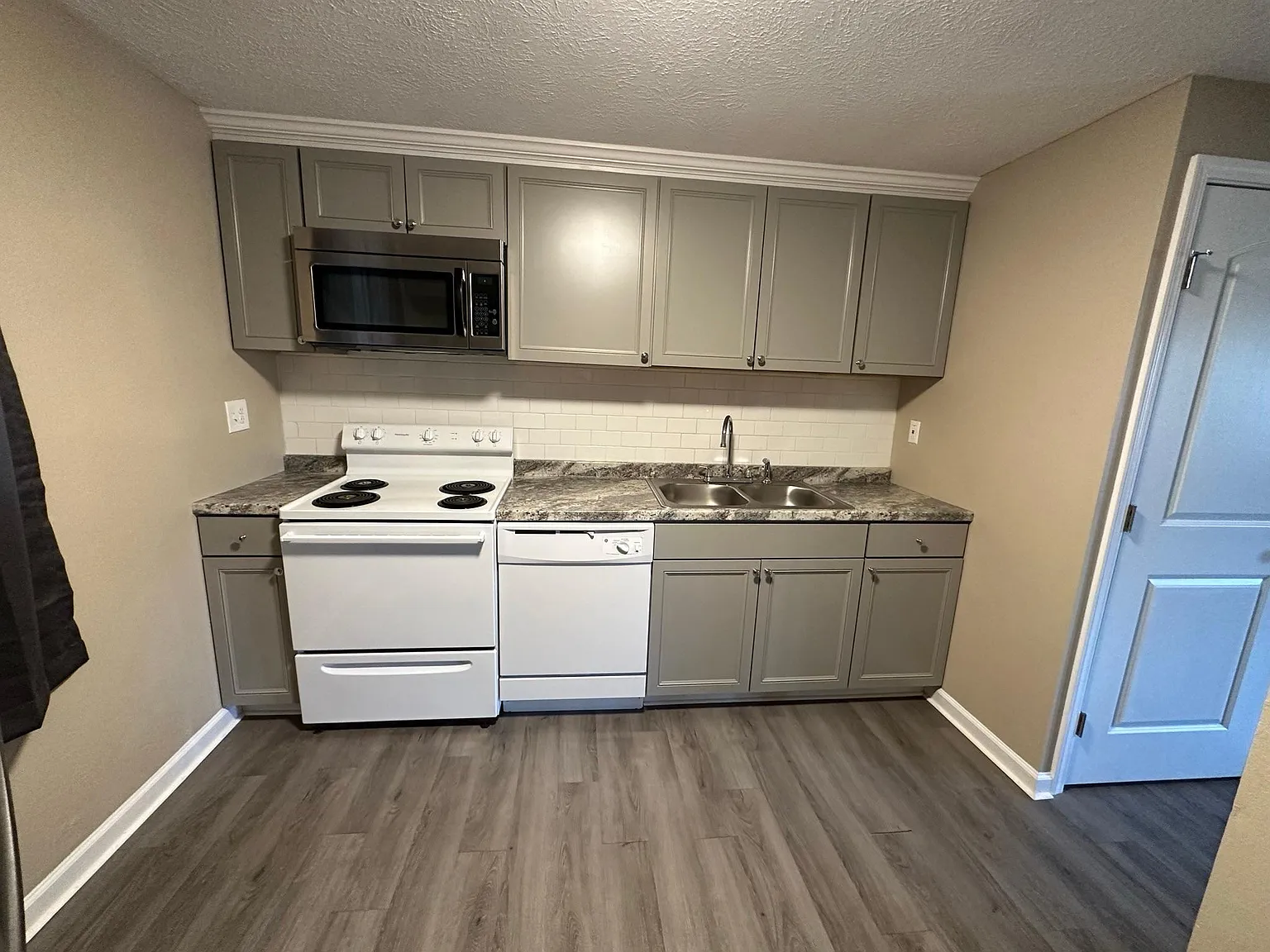 3113 Laurel Ridge Cir photo 1