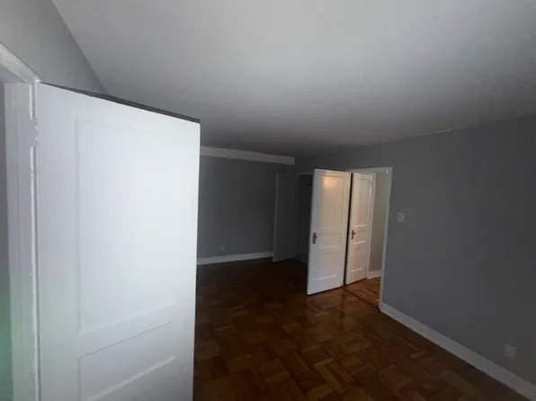 69-53 185th St #2, Fresh Meadows, NY 11365