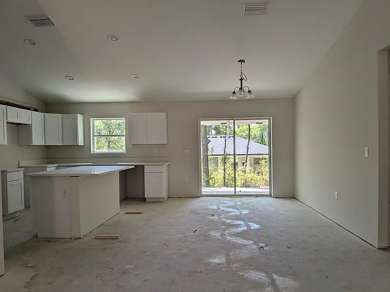 1640 W Saint Elizabeth Pl — Photo 7