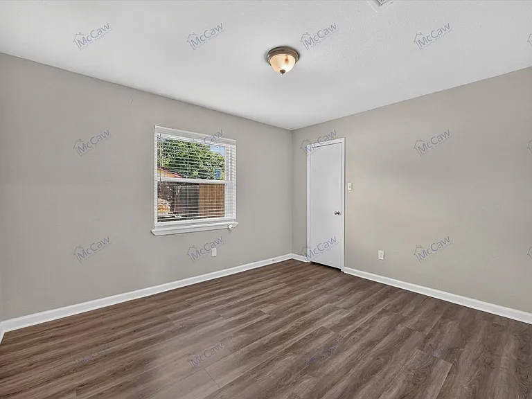 5708 Stone Dr — Photo 10