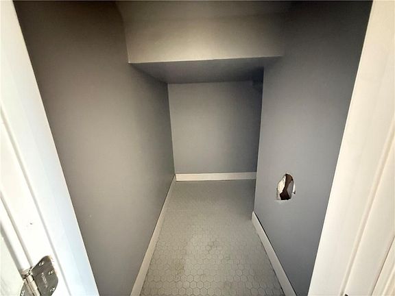 5th image of 194 Wallace Rd SW