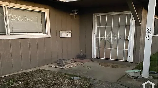 807 Oregon St — Photo 11
